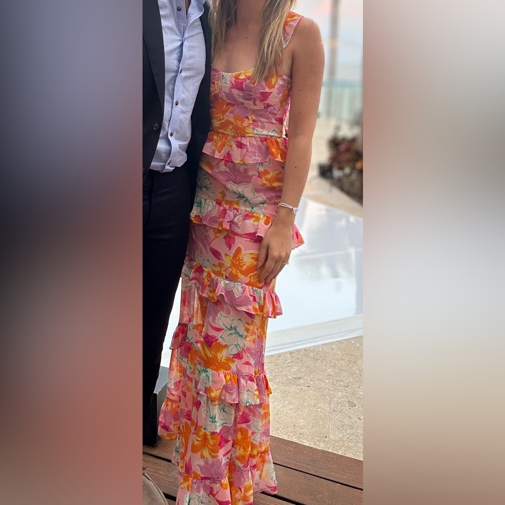 WAYF TIERED TROPICAL FLORAL MAXI DRESS! XS.
